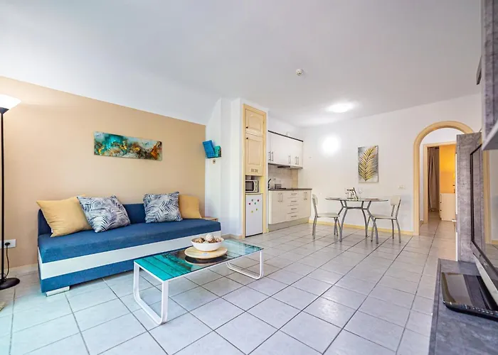 La Dorada En Rocas Del Mar