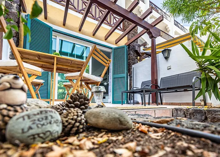 La Dorada En Rocas Del Mar