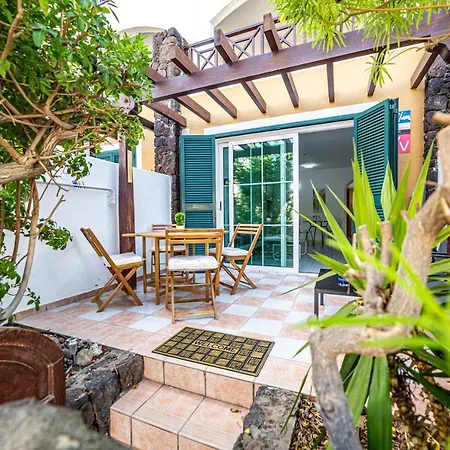 La Dorada En Rocas Del Mar * 德尔锡伦西奥海岸