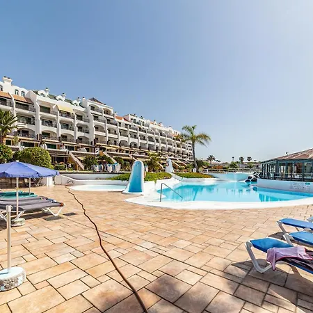 La Dorada En Rocas Del Mar