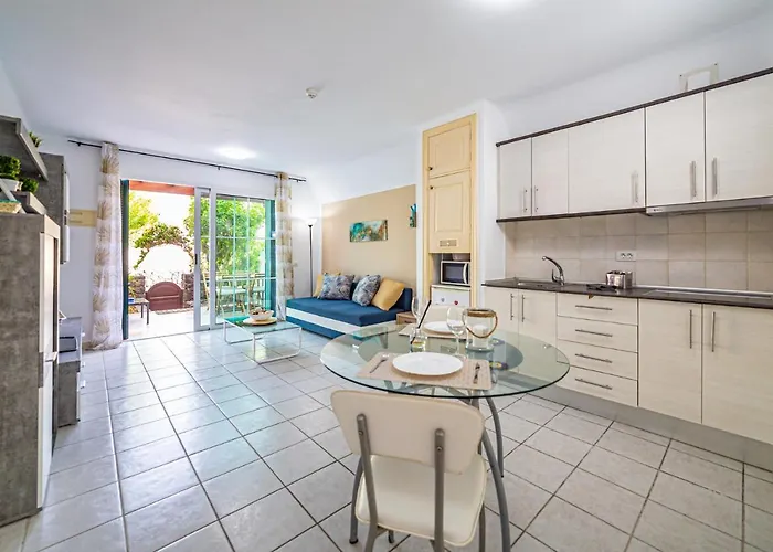 La Dorada En Rocas Del Mar *